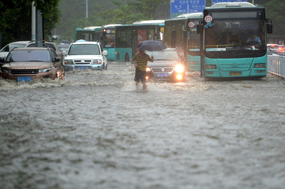 食品傳送帶廠家：廣東強(qiáng)降雨，你的快遞還好嗎
